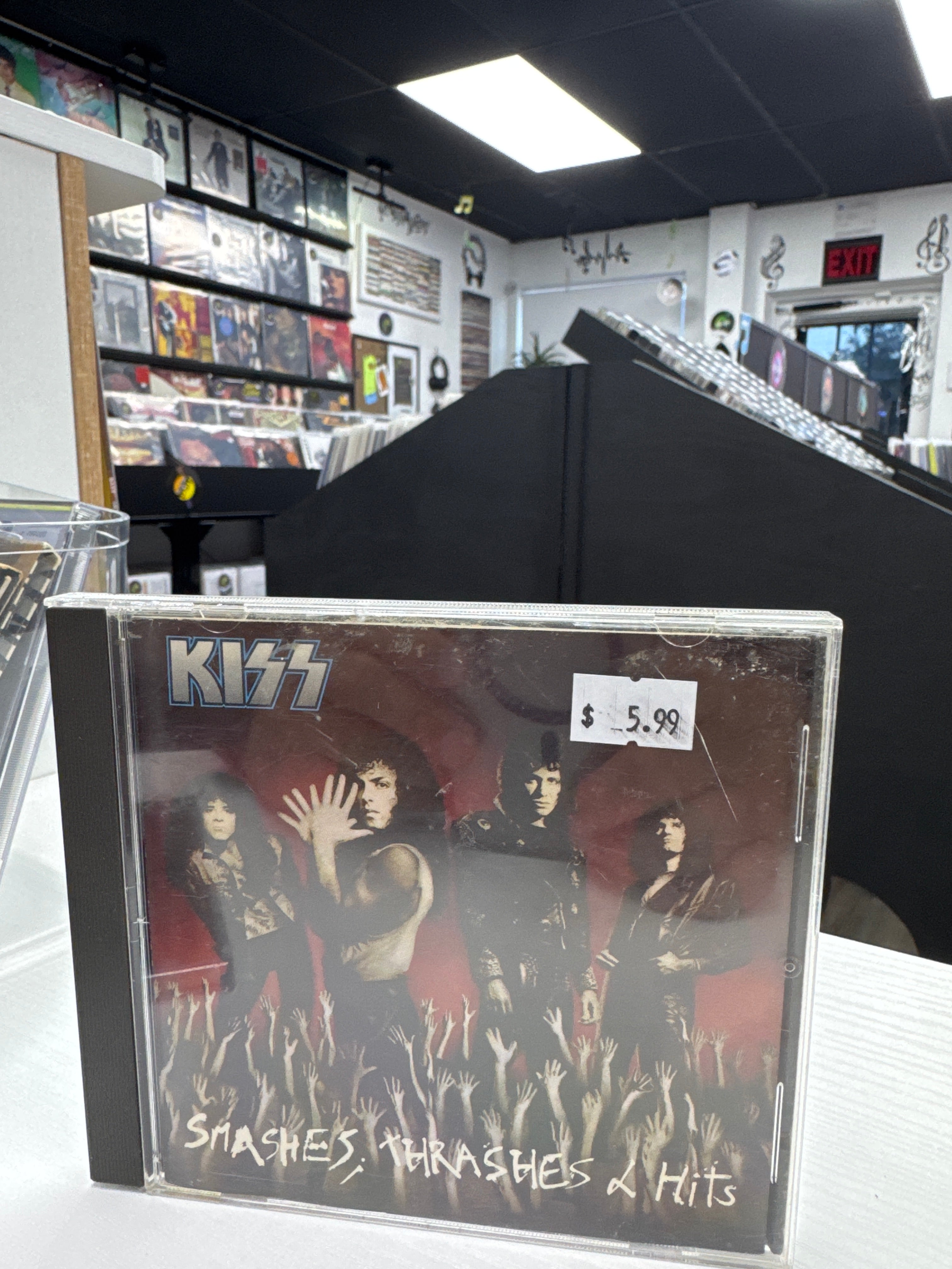 KISS - SMASHES, THRASHES & HITS