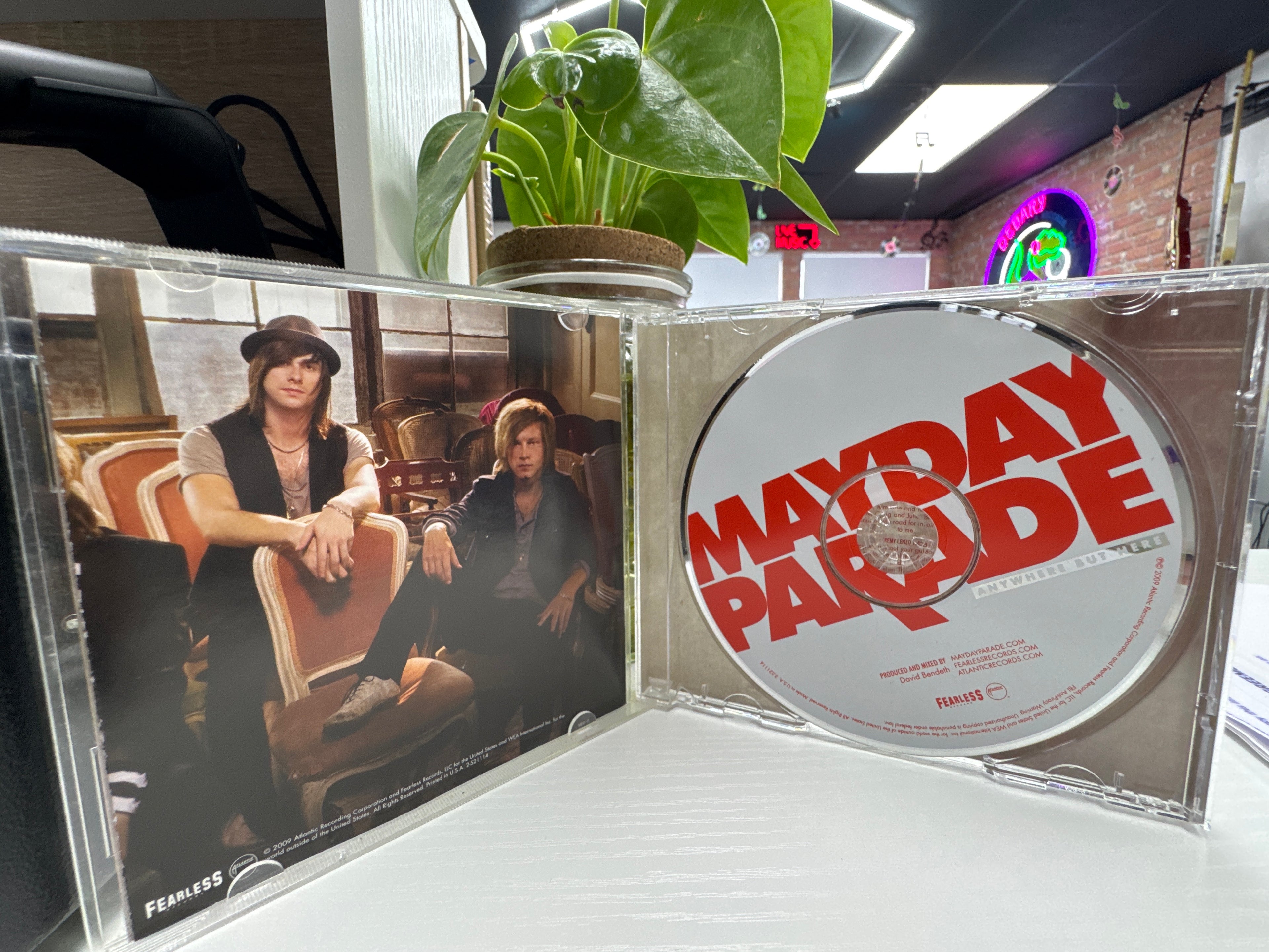 MAYDAY PARADE - ANYWHERE BUT HERE