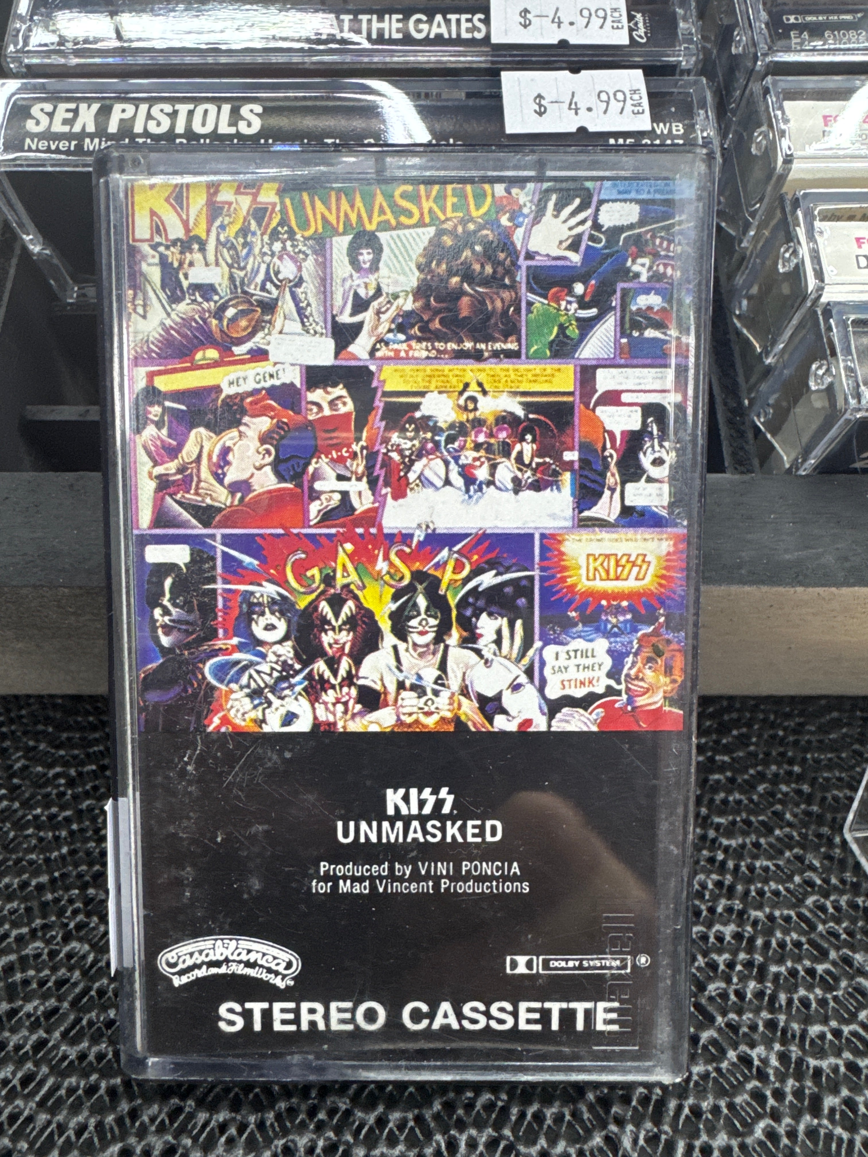 KISS - UNMASKED
