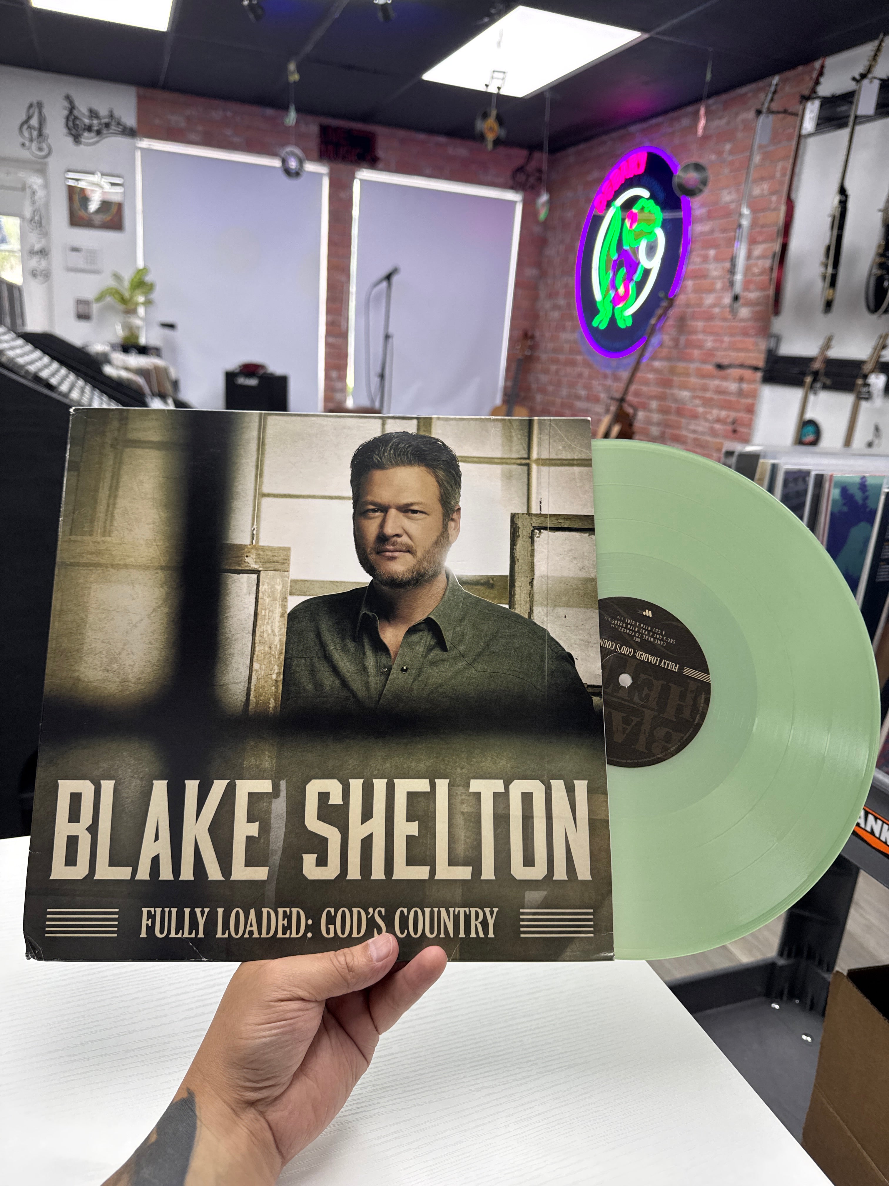 BLAKE SHELTON - FULLY LOADED: GOD'S COUNTRY