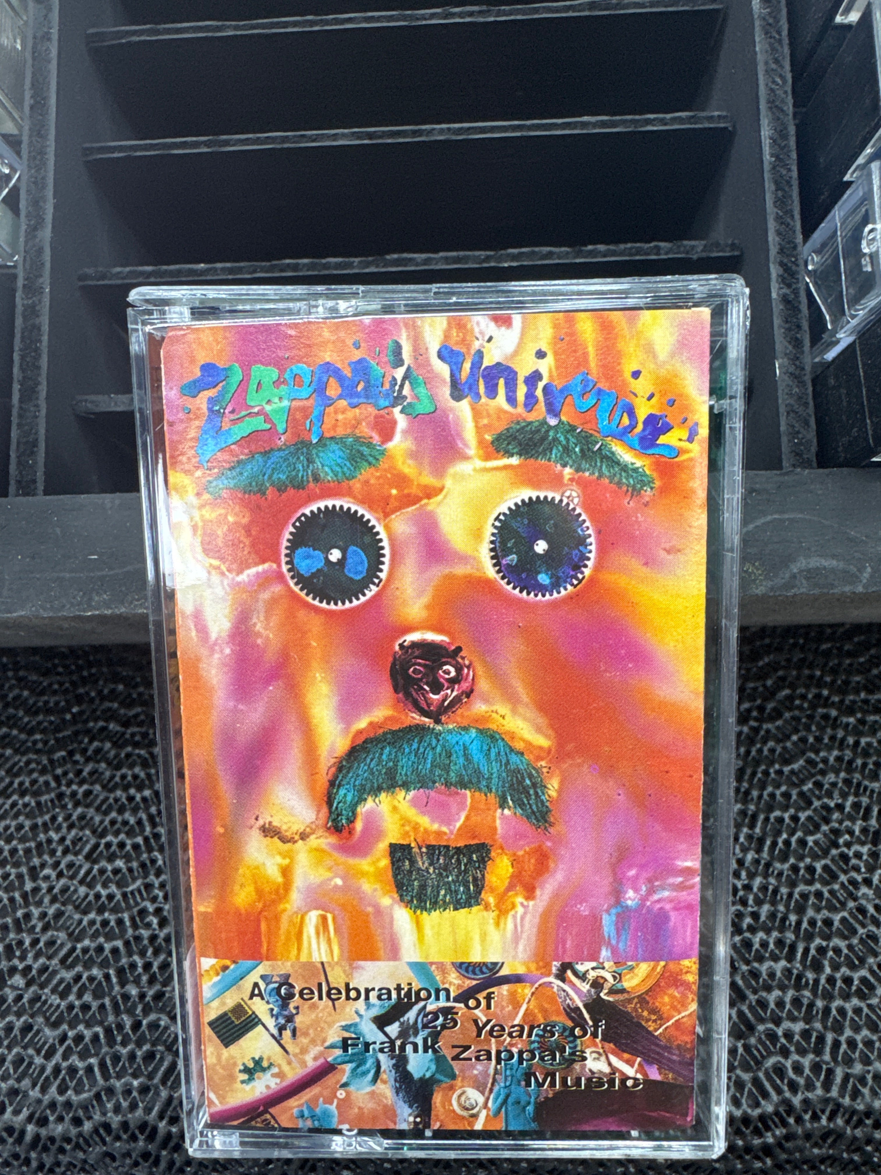 VARIOUS - ZAPPA'S UNIVERSE (A CELEBRATION OF 25 YEARS OF FRANK ZAPPA'S MUSIC)