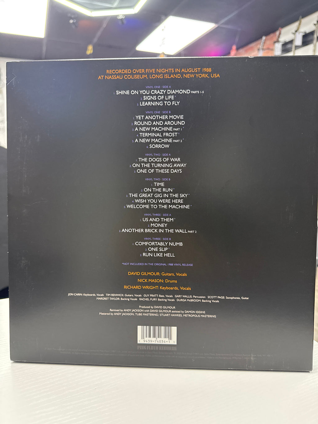 PINK FLOYD - DELICATE SOUND OF THUNDER