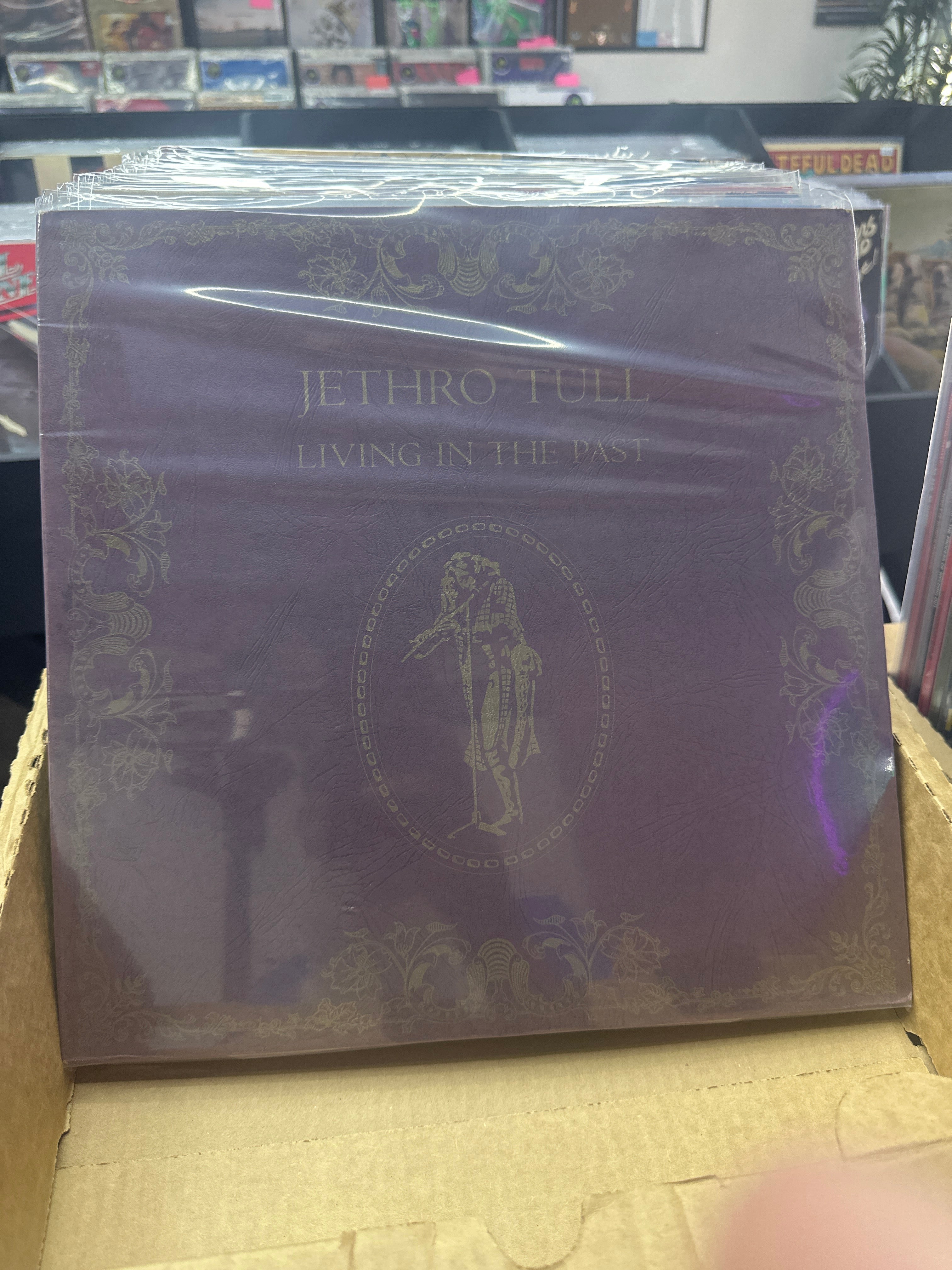 JETHRO TULL - LIVING IN THE PAST