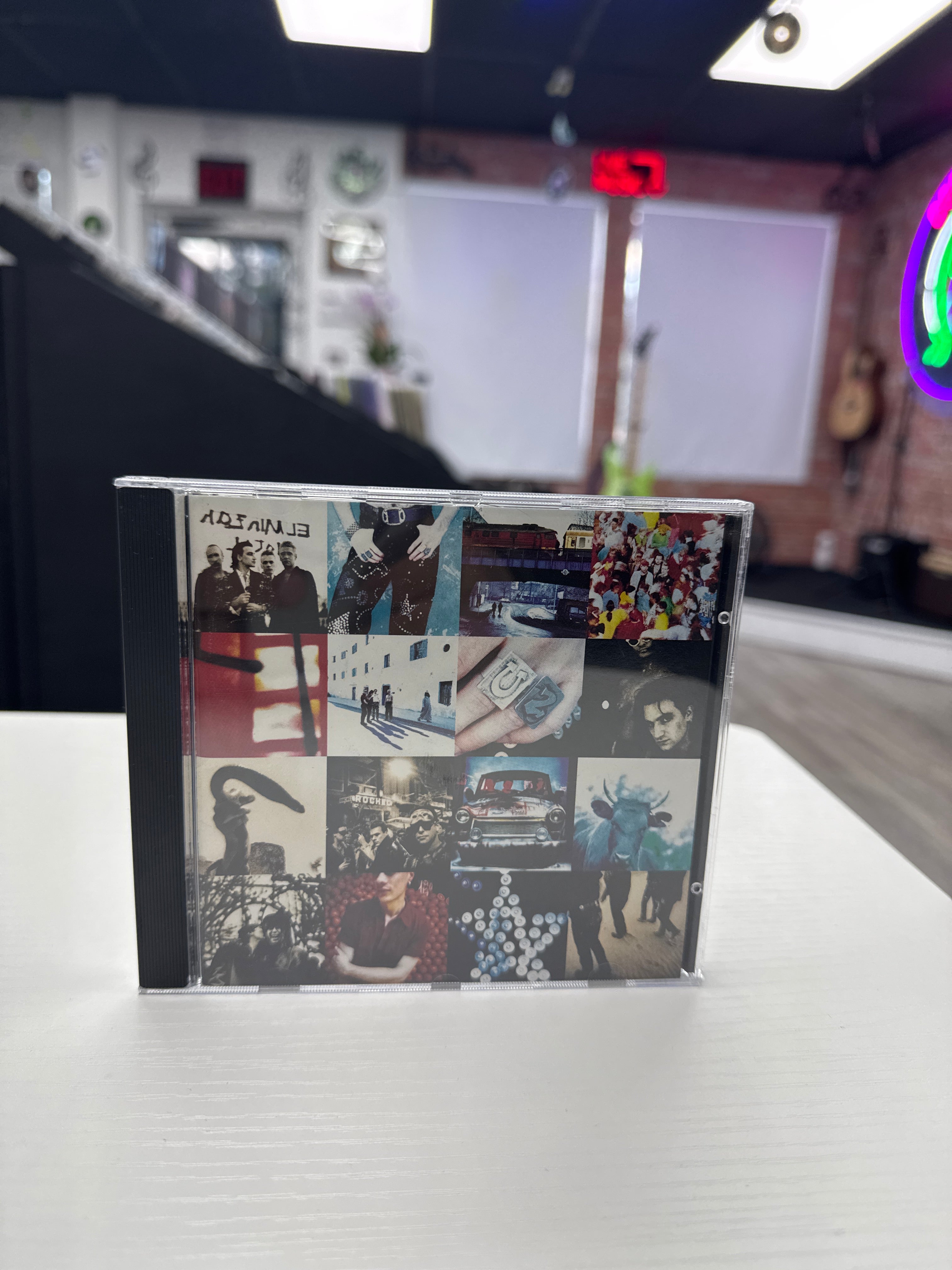 U2 - ACHTUNG BABY