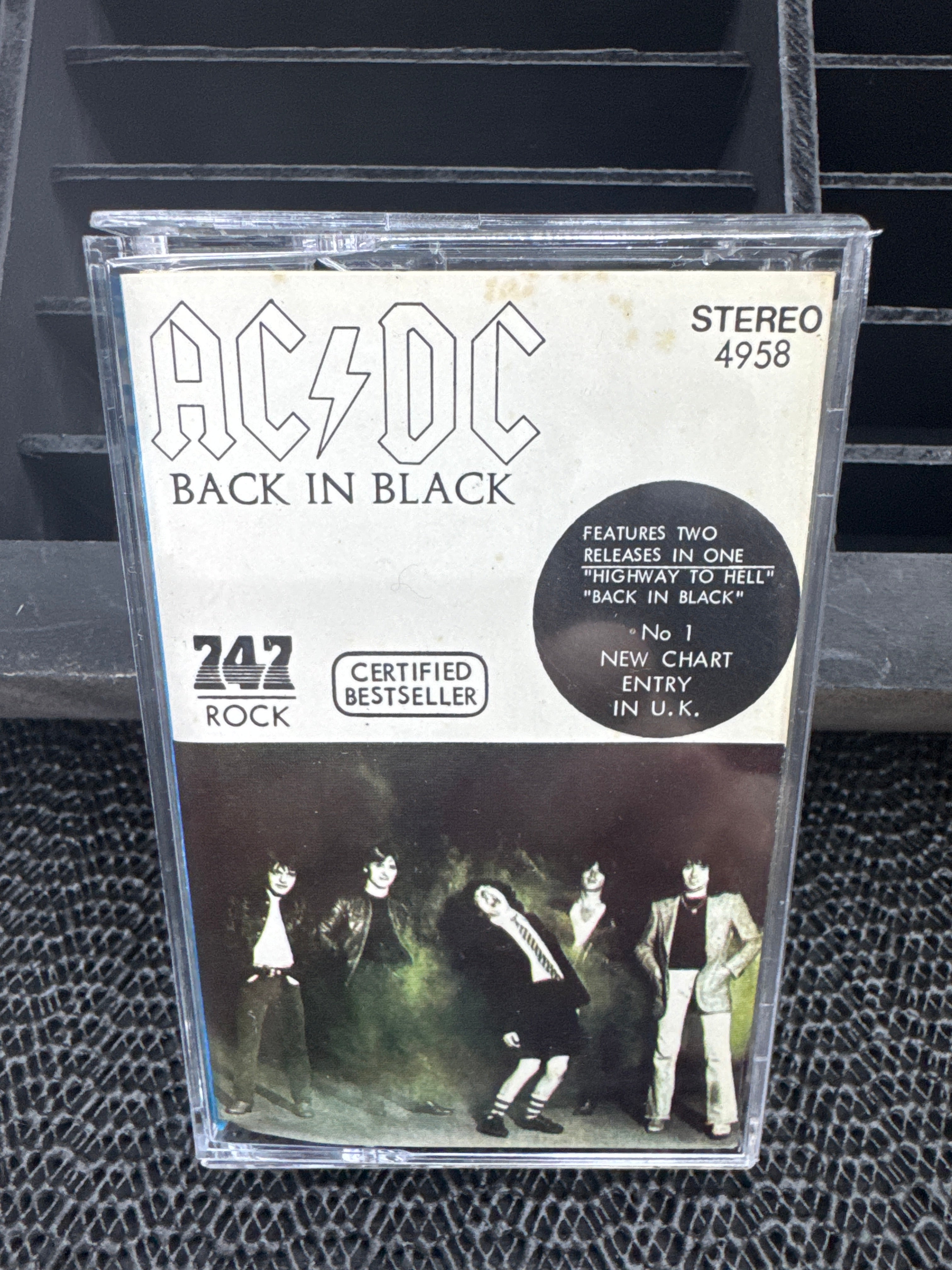 AC/DC - BACK IN BLACK