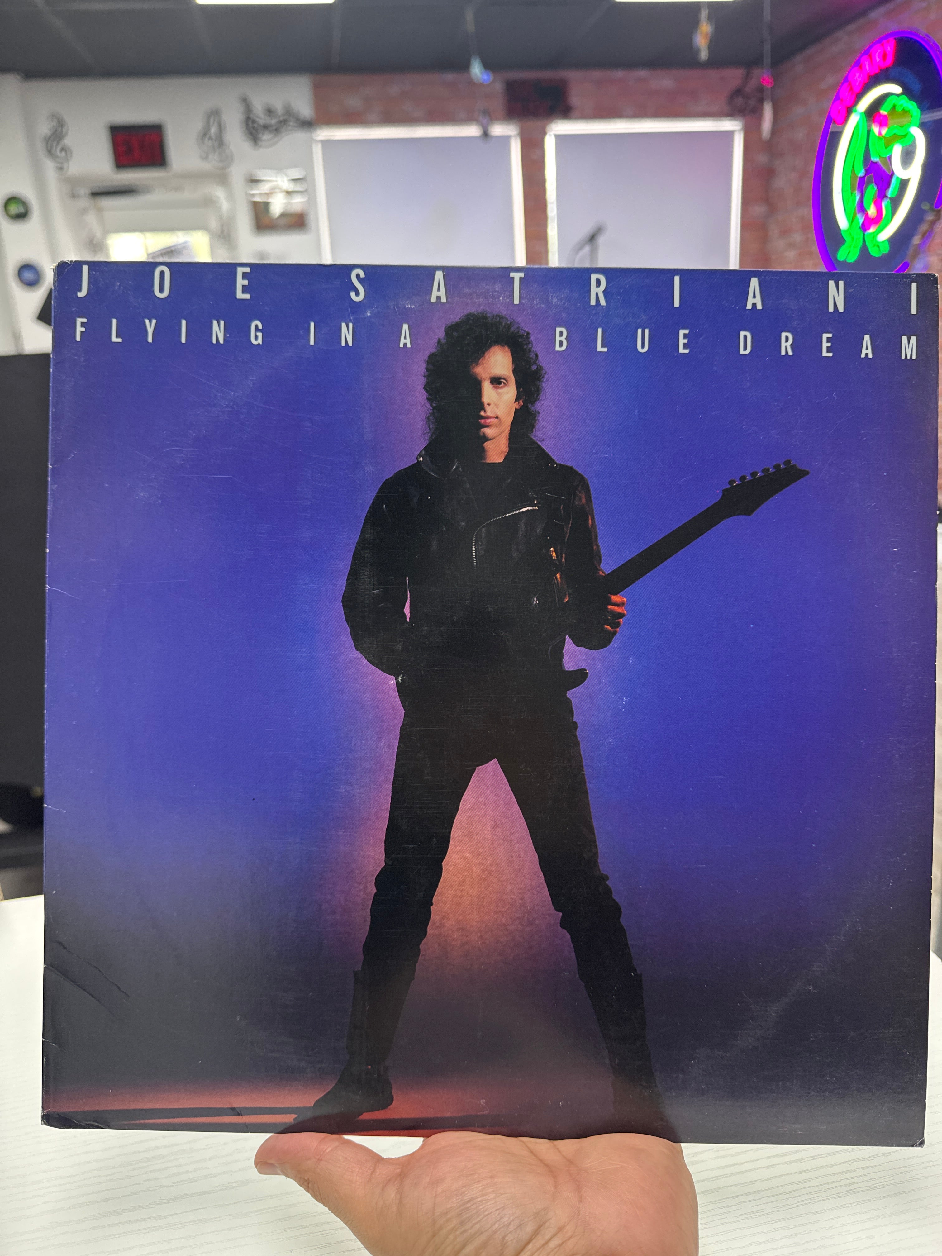 JOE SATRIANI - FLYING IN A BLUE DREAM
