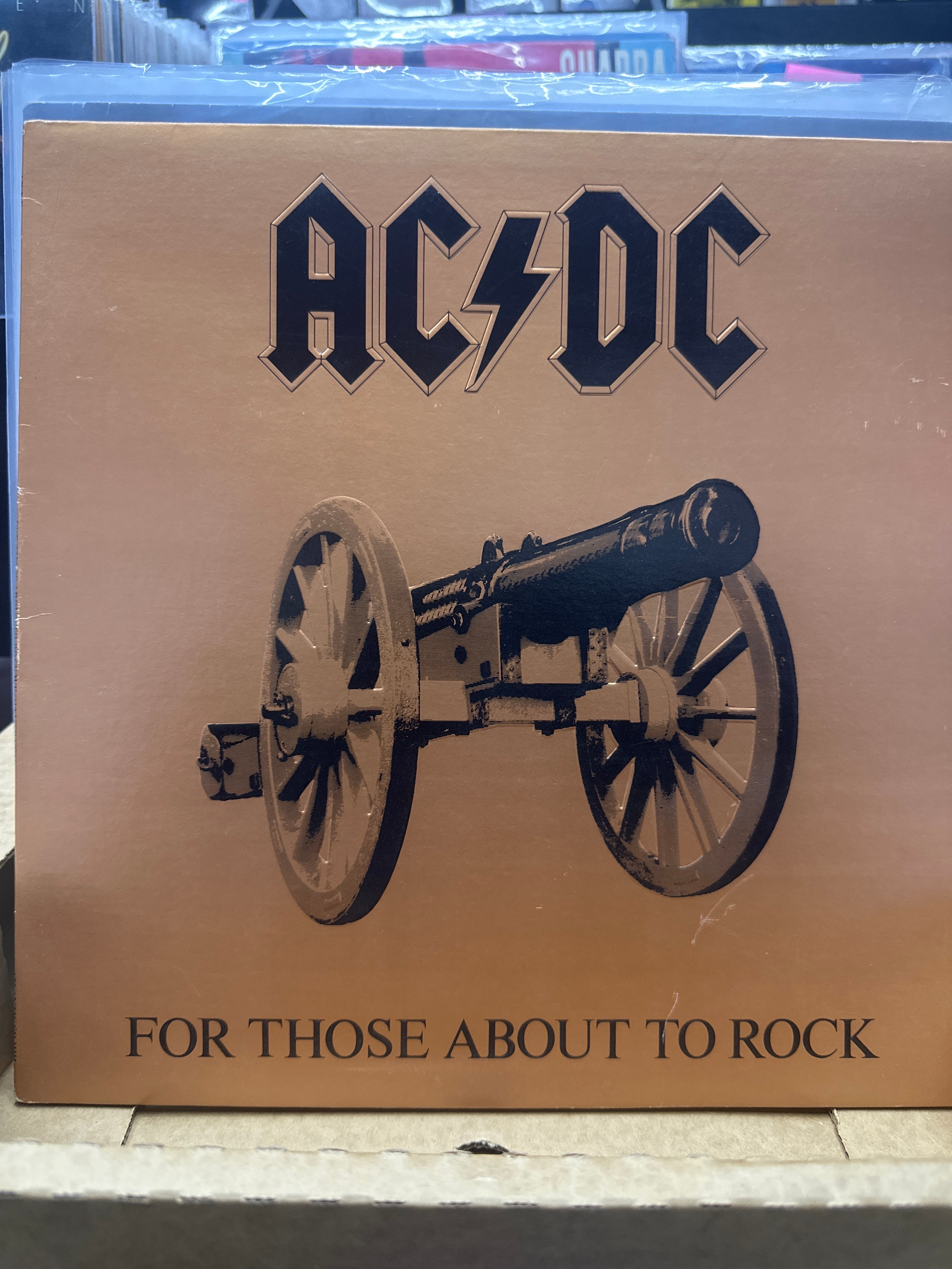 AC/DC - FOR THOSE ABOUT TO ROCK (WE SALUTE YOU)